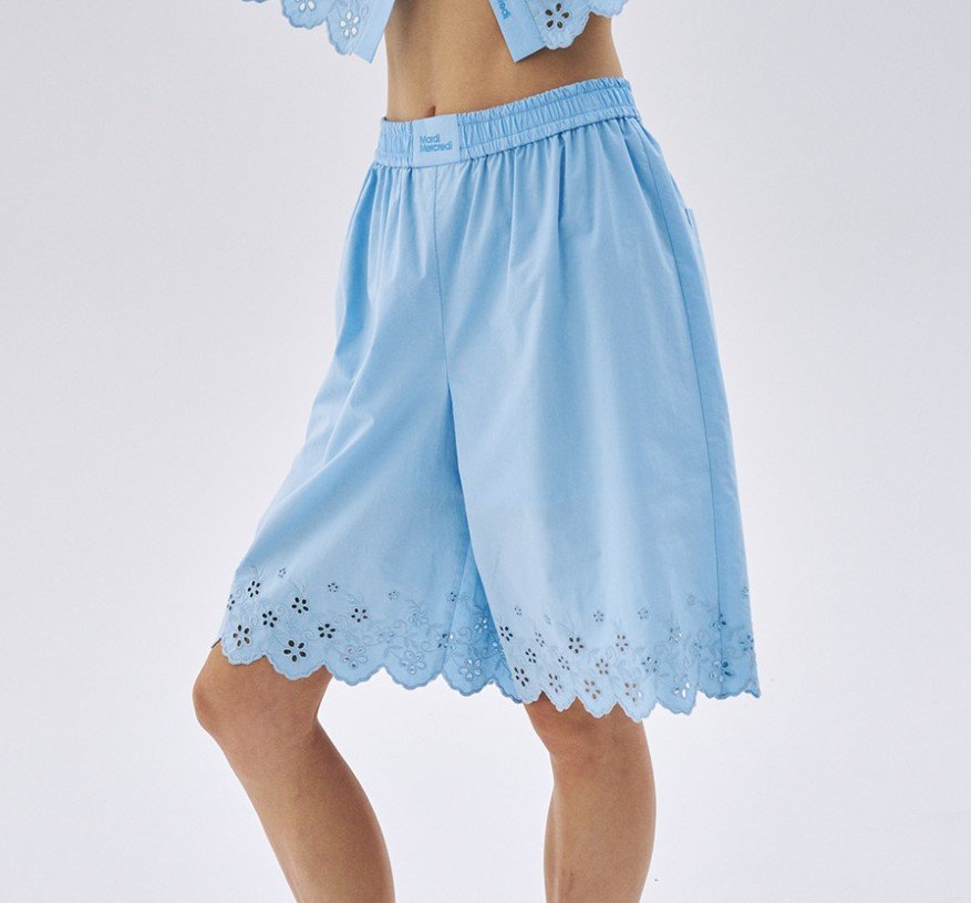 BERMUDA PUNCHING DETAIL_SKY - MARDI MERCREDI | Everuts BERMUDA PUNCHING DETAIL_SKY - MARDI MERCREDI | Everuts