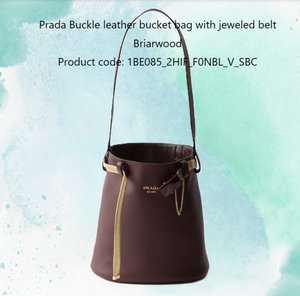7900□PRADA ベルベット クラッチバッグ イタリア製bc11yt ポテトチップスの袋をモチーフとしたクラッチバックを、イタリア